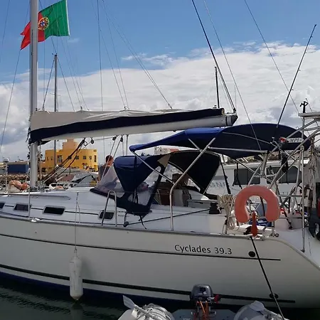 Hotel na wodzie Bateau D'hote Charles Edward